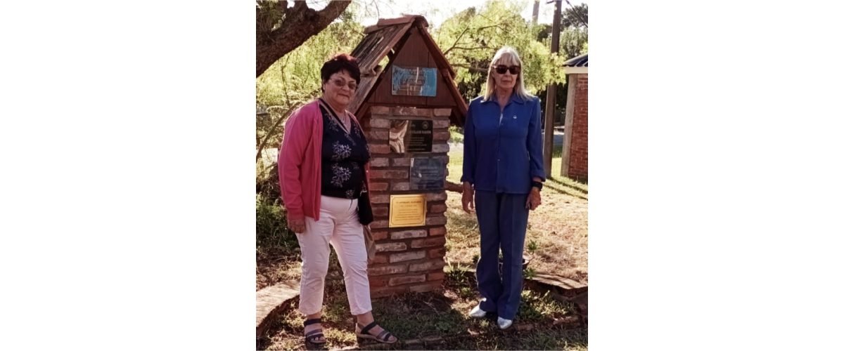 Monolito-Mario-Roland